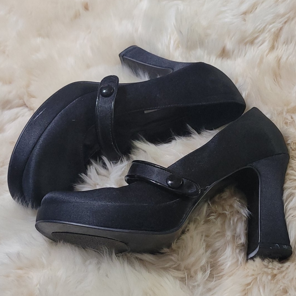 High heels - Picture 3 of 3